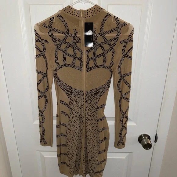 Elegant Tan and Black Patterned Dress - Picture 2 of 2